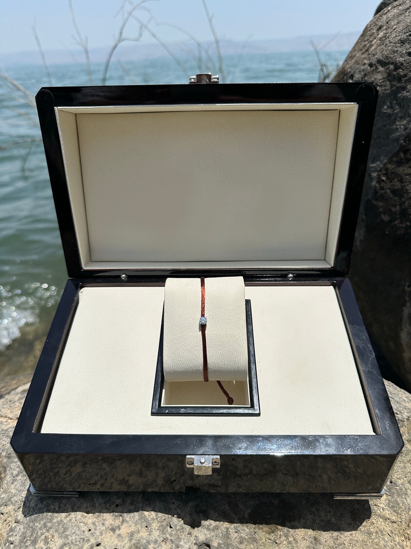 צמיד חוט בודד משובץ אבן מעבדה 0.5 קראט