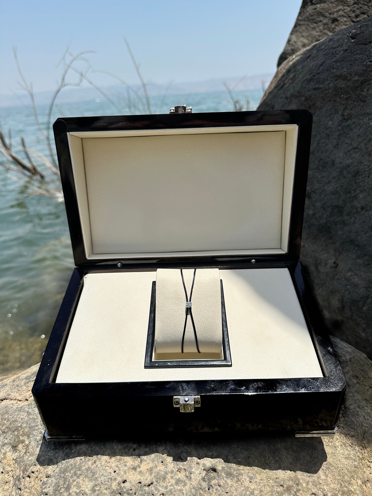 שתי חוטים משובץ אבן מעבדה 0.5 קראט V צמיד